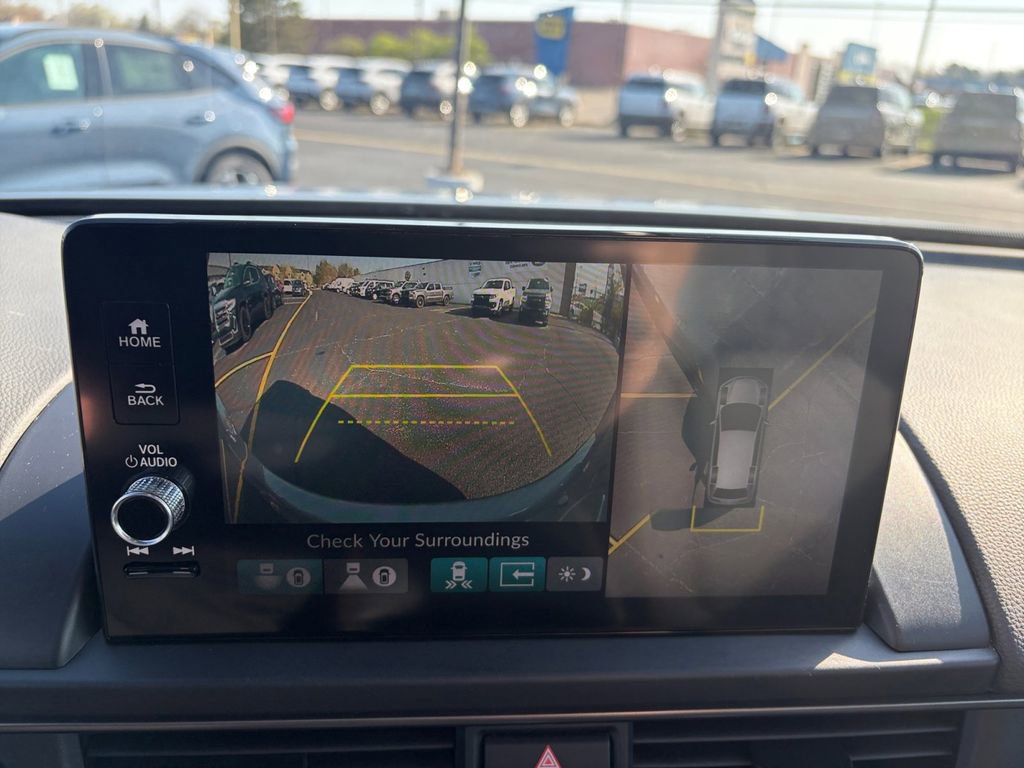 Used 2023 Honda Pilot TrailSport image 14