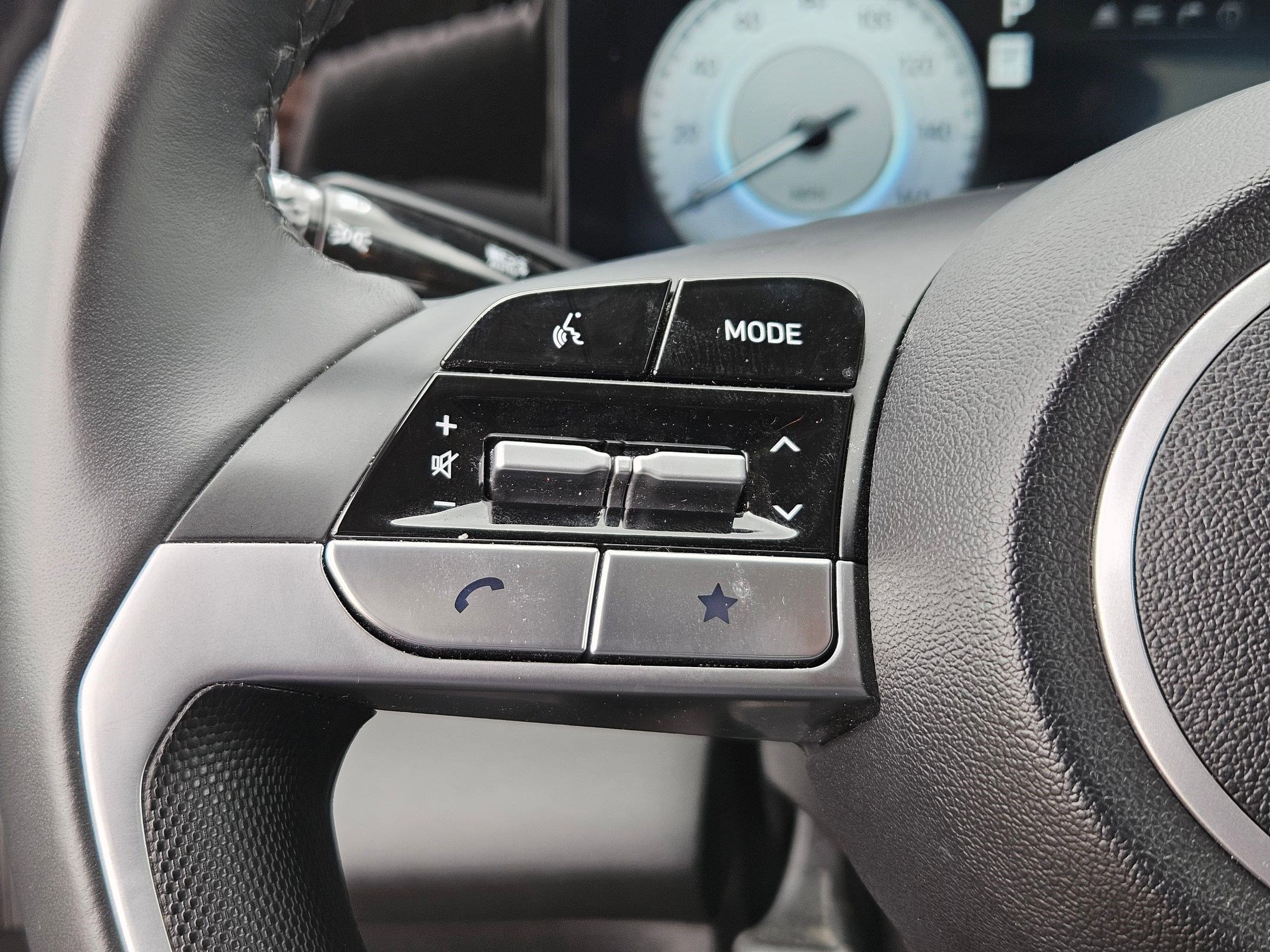 Used 2025 Hyundai Elantra SEL FWD image 19