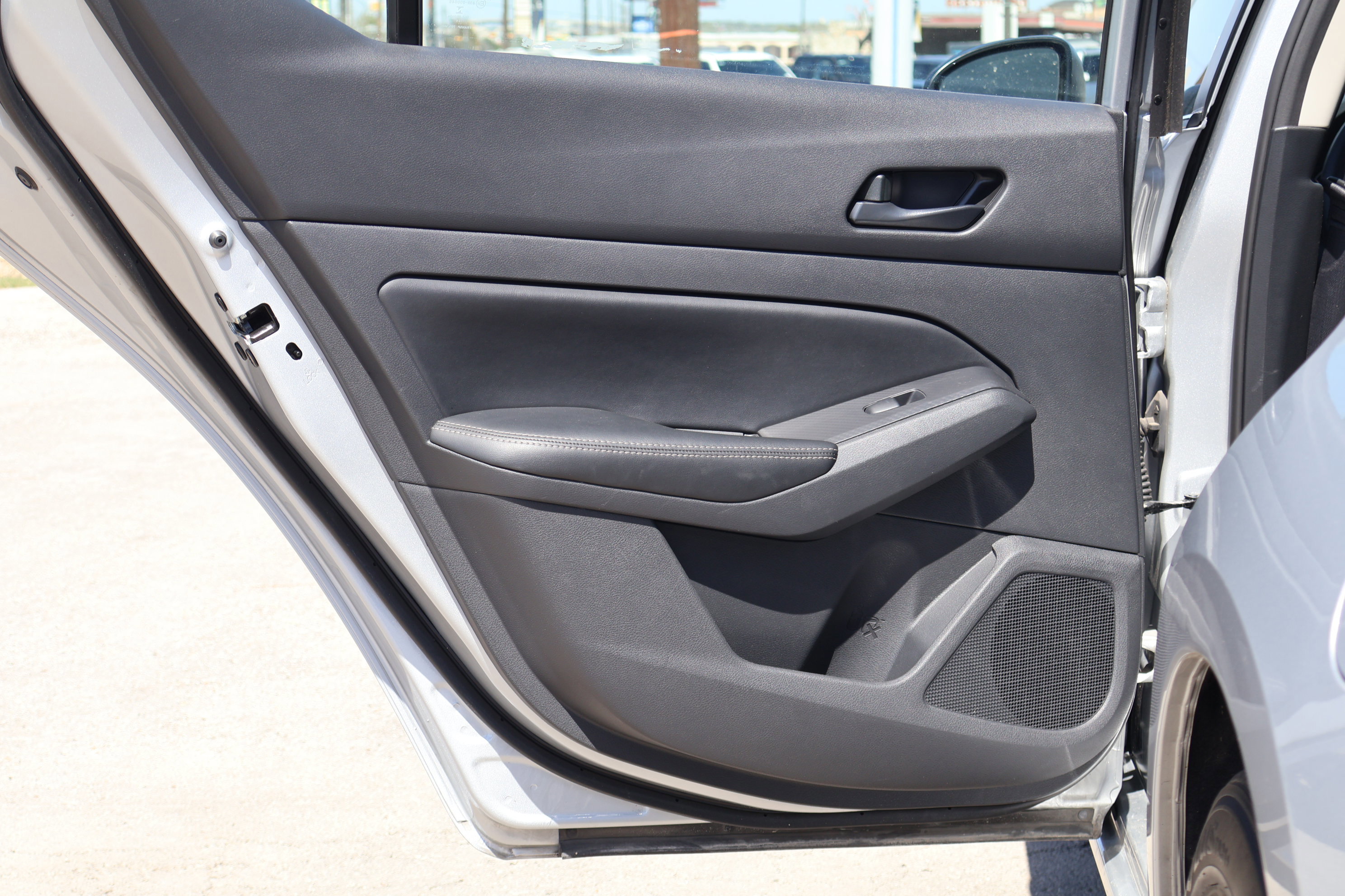 Used 2024 Nissan Altima 2.5 SV image 27