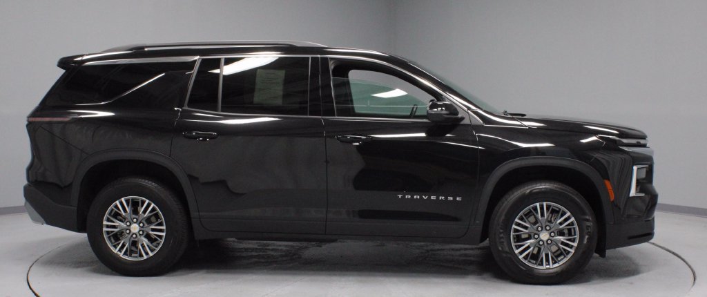 Used 2025 Chevrolet Traverse LT AWD/4WD image 12