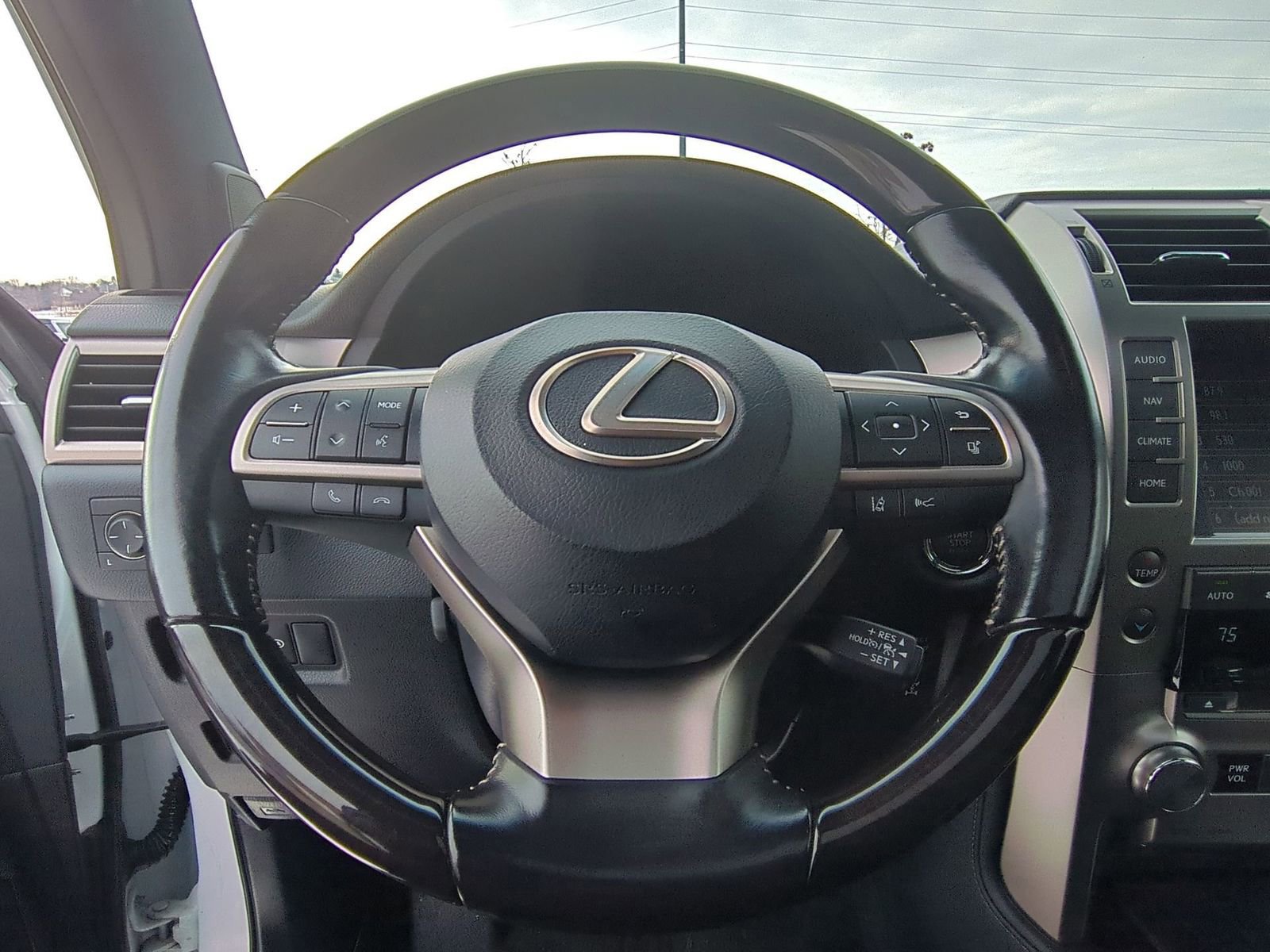 Used 2020 Lexus GX 460 Premium w/ Premium Package image 30