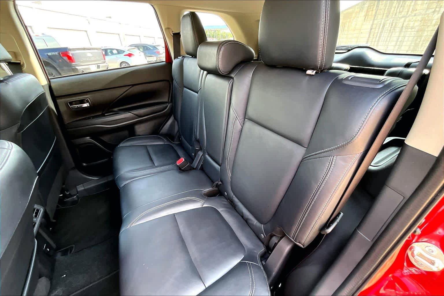 Used 2020 Mitsubishi Outlander SEL FWD image 21