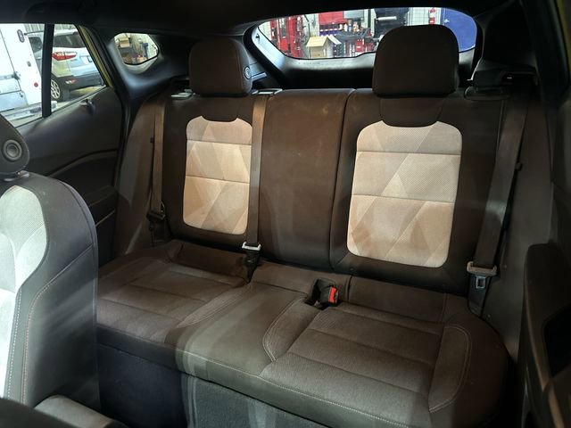 Used 2024 Chevrolet Trax RS w/ Sunroof Package FWD image 28