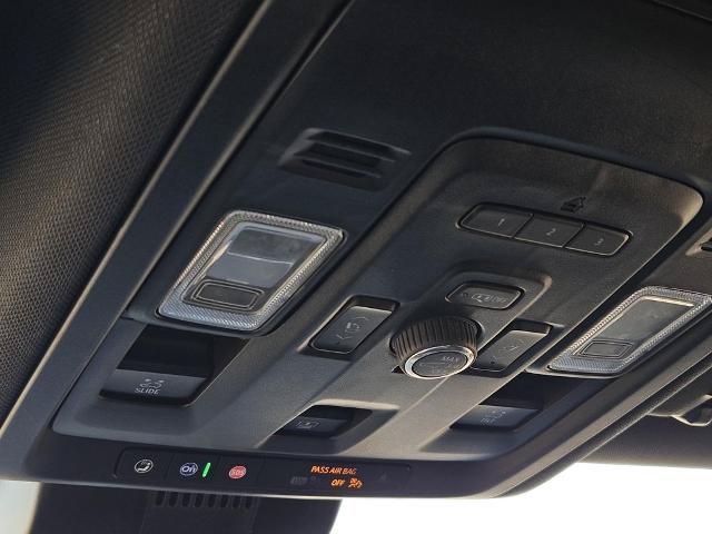 Used 2024 GMC Yukon XL AT4 w/ Technology Package AWD/4WD image 28