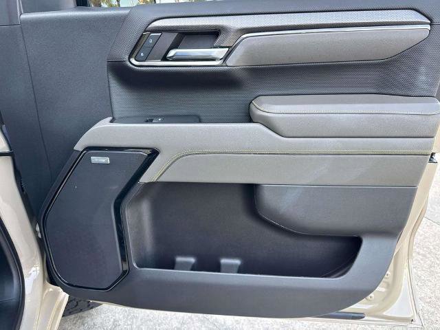 Used 2023 Chevrolet Silverado 1500 ZR2 AWD/4WD image 13