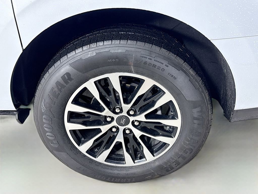 Certified 2025 Ford Expedition Max Platinum image 35