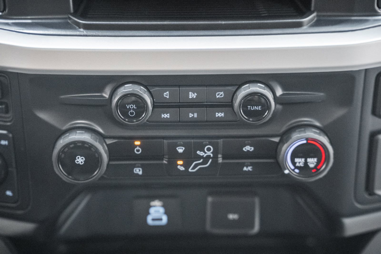 Certified 2024 Ford F350 XL w/ XL Chrome Package image 32