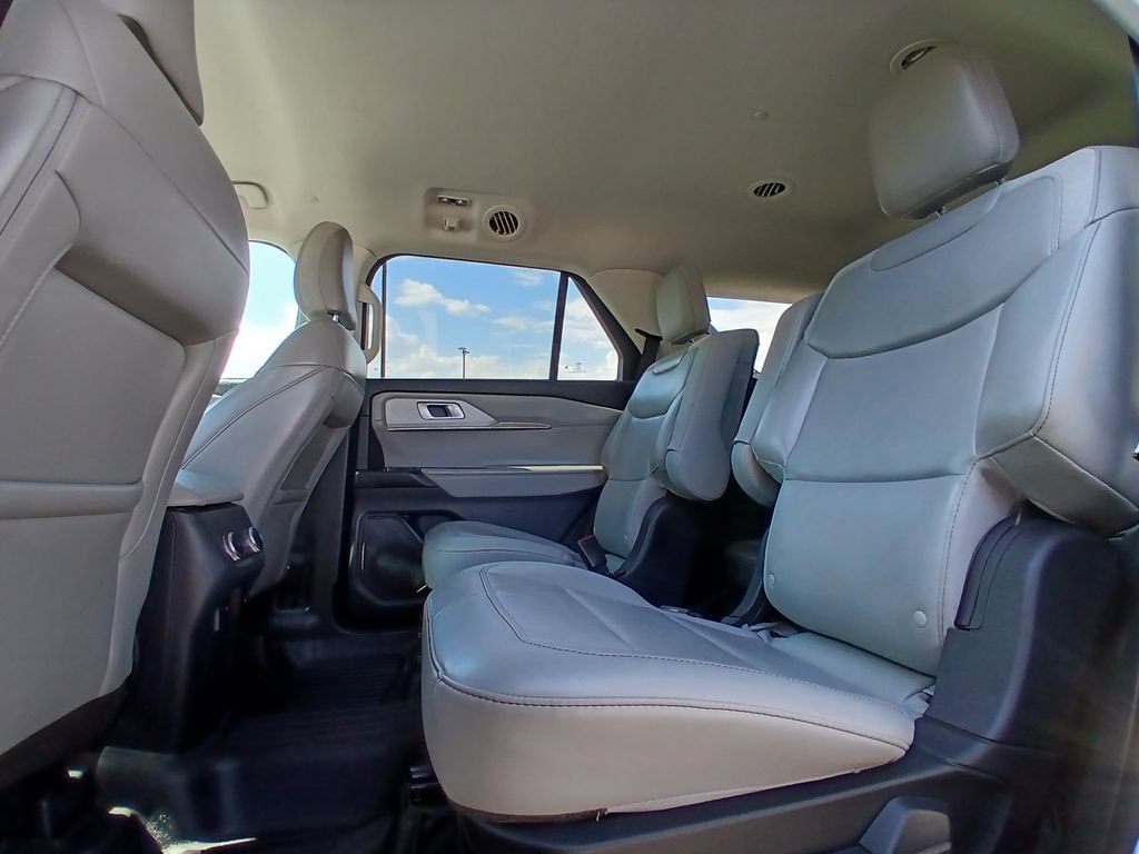 Certified 2025 Ford Explorer Active w/ Active Comfort Package RWD image 23