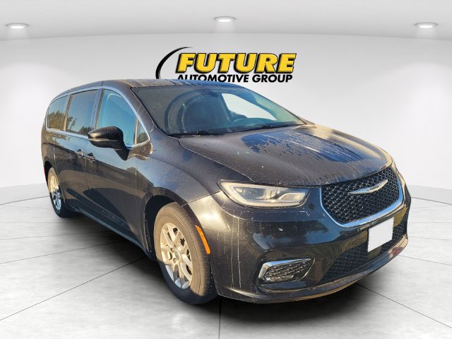 Used 2023 Chrysler Pacifica Touring-L