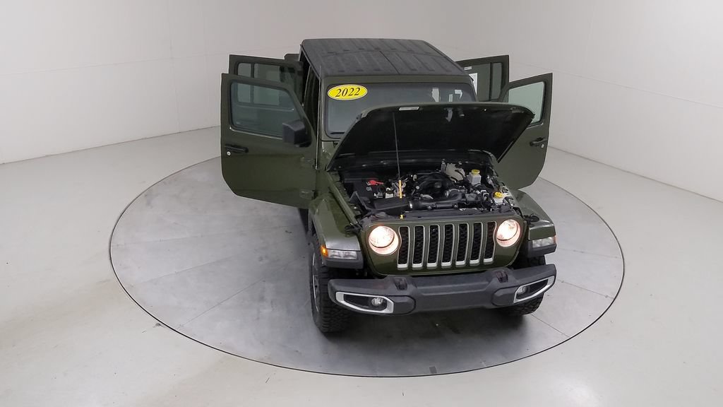 Used 2022 Jeep Gladiator Overland w/ Dual Top Group AWD/4WD image 45