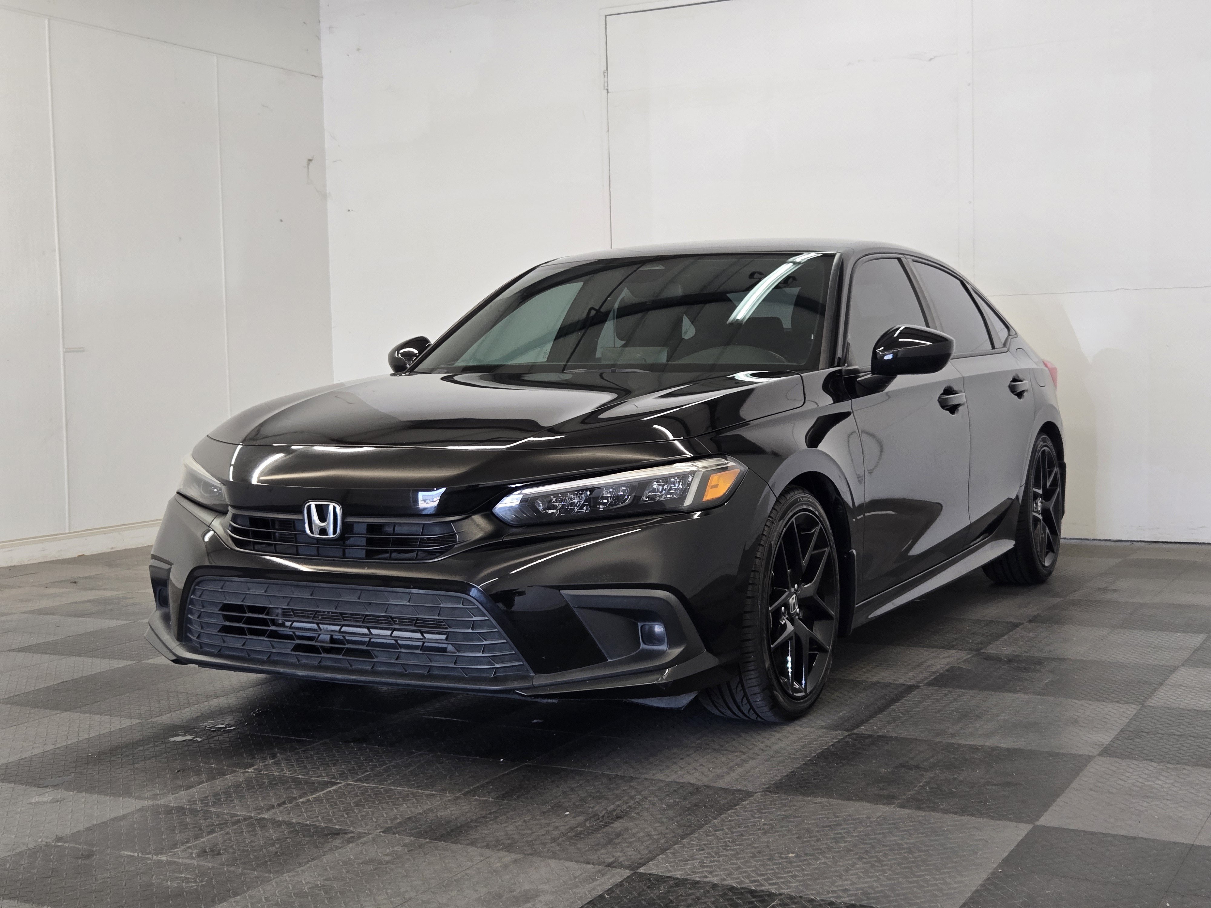 Used 2023 Honda Civic Sport image 4