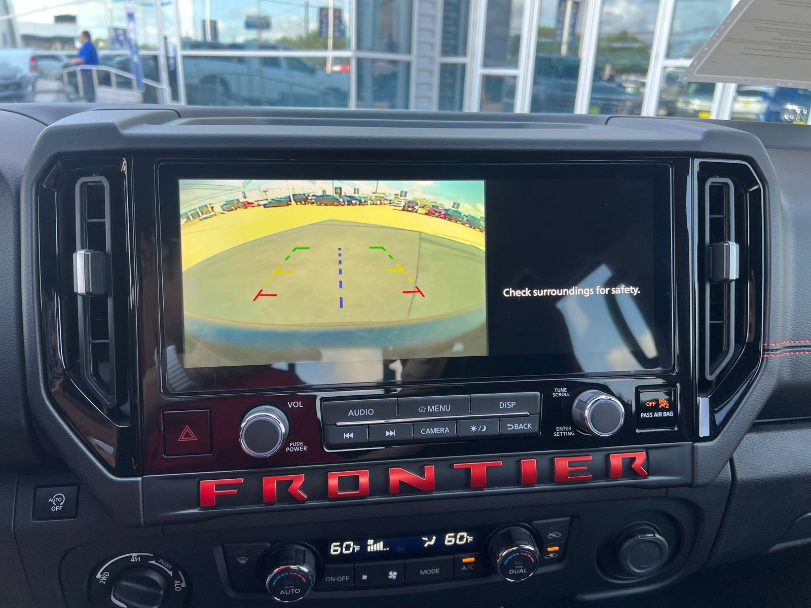 Used 2025 Nissan Frontier PRO-4X AWD/4WD image 35