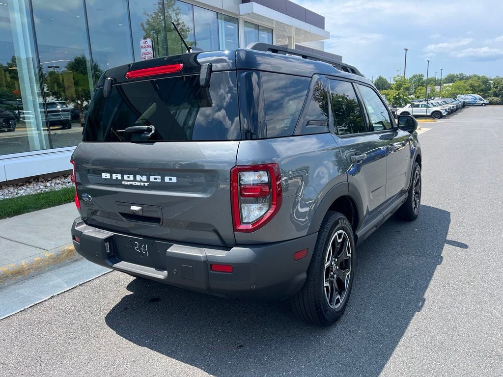 Certified 2025 Ford Bronco Sport Outer Banks w/ Outer Banks Tech Package+ AWD/4WD image 9
