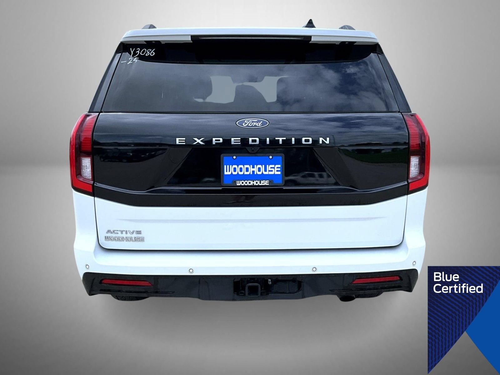 Certified 2025 Ford Expedition Active AWD/4WD image 6