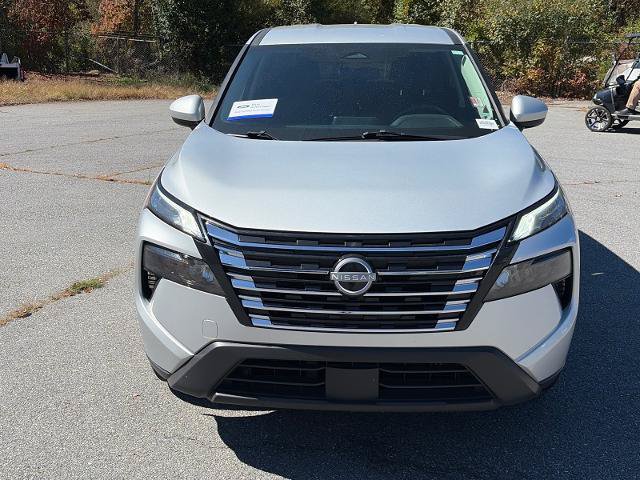 Used 2025 Nissan Rogue SV AWD/4WD image 5
