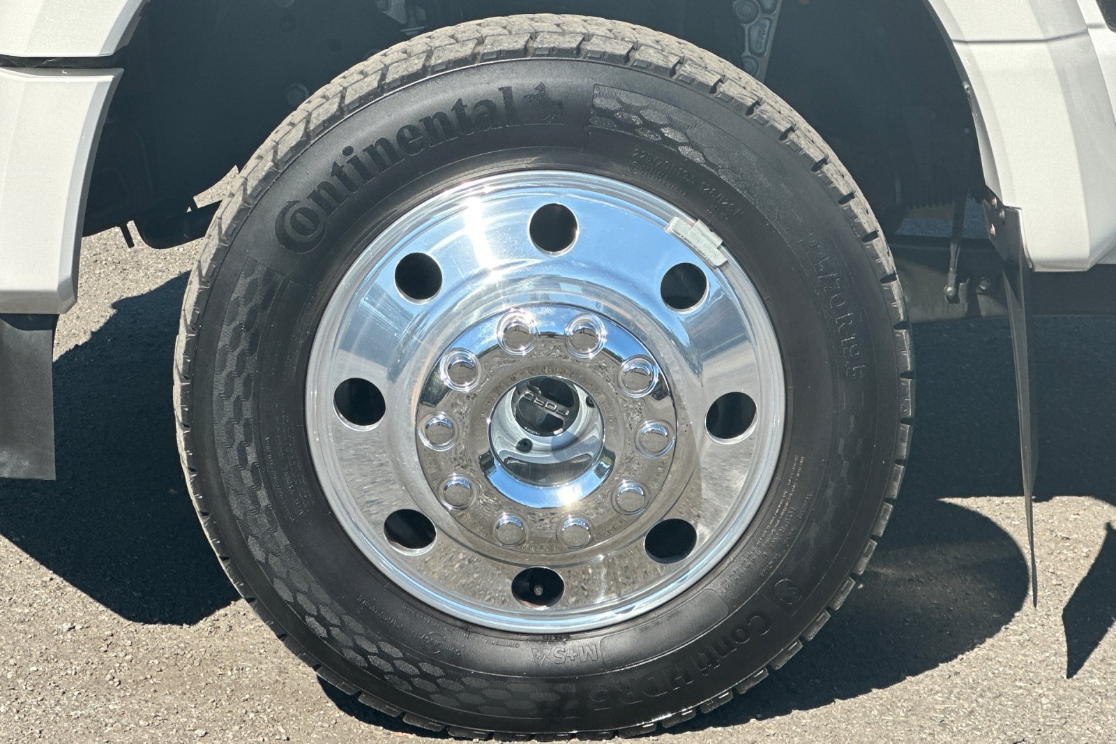 Certified 2026 Ford F450 Platinum w/ FX4 Off-Road Package AWD/4WD image 45