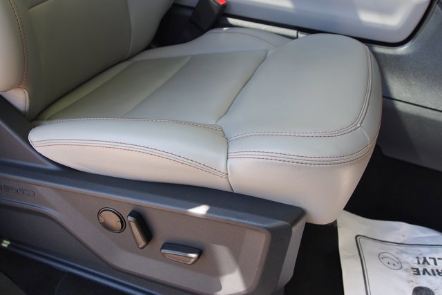 Certified 2025 Ford Expedition Active image 12