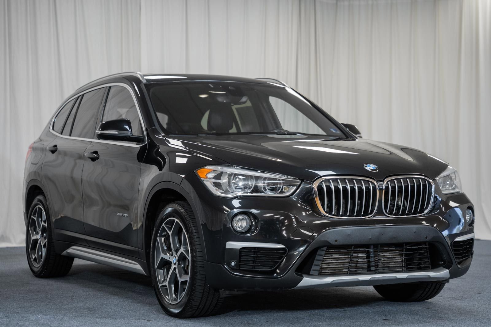 Used 2017 BMW X1 xDrive28i AWD/4WD image 1