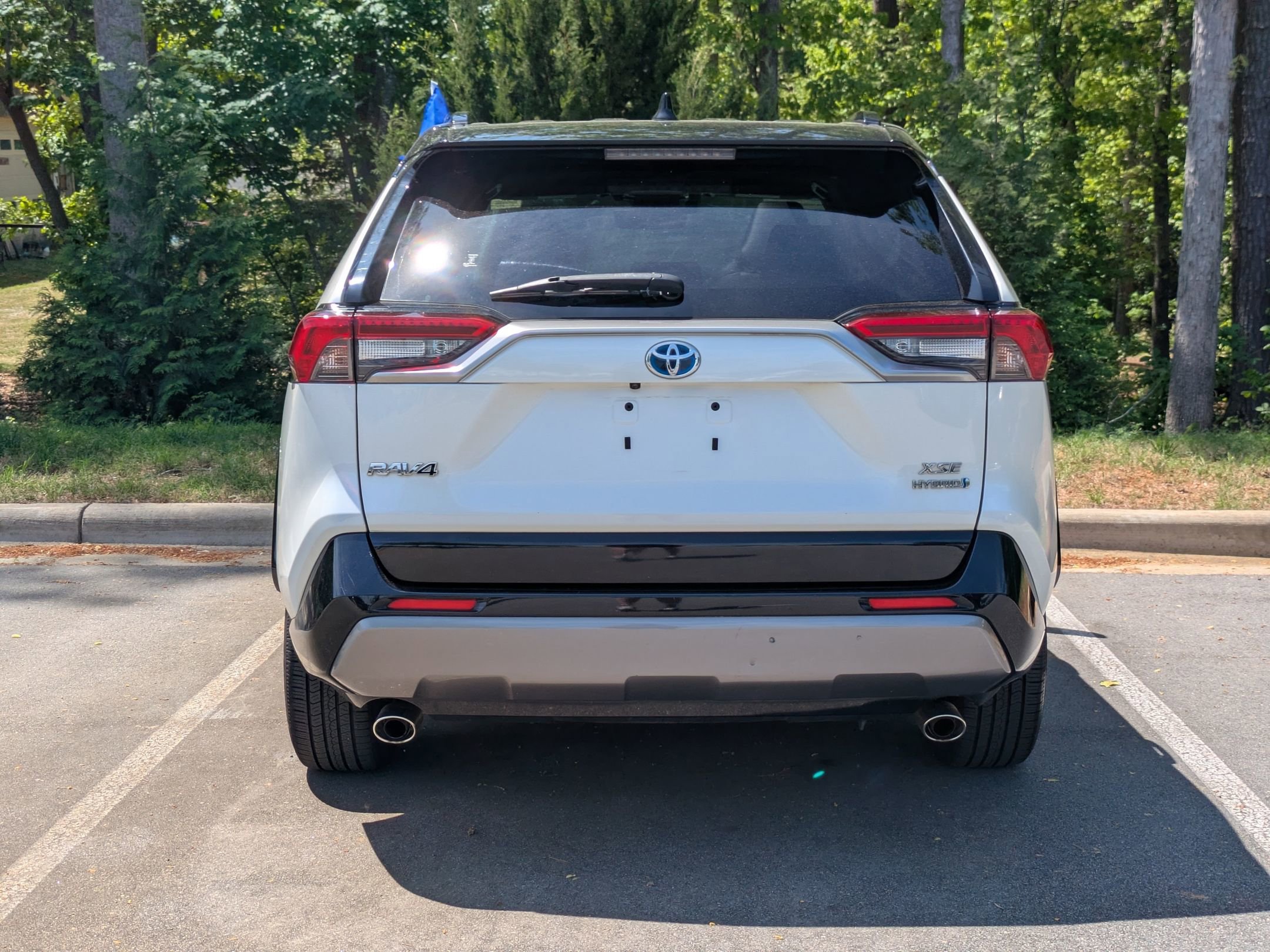 Used 2020 Toyota RAV4 XSE w/ XSE Grade Weather Package AWD/4WD image 4