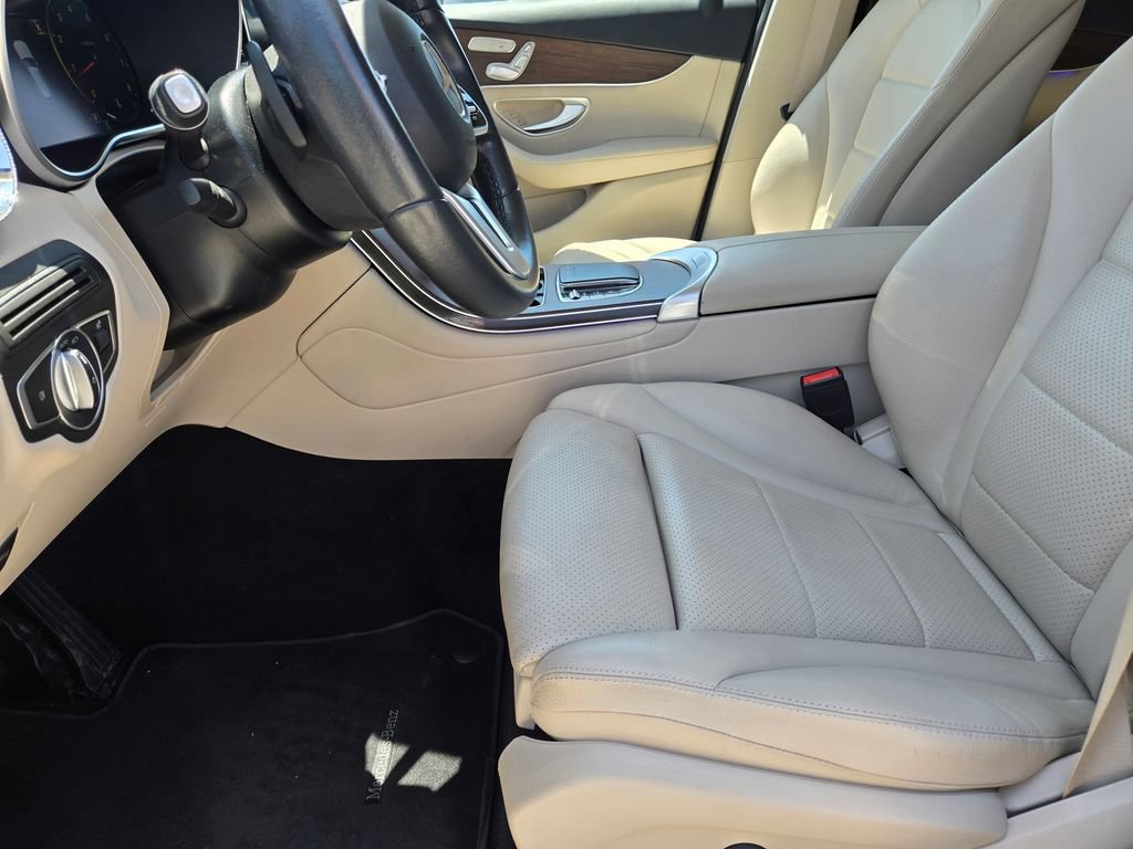 Used 2022 Mercedes-Benz GLC 300 4MATIC image 17