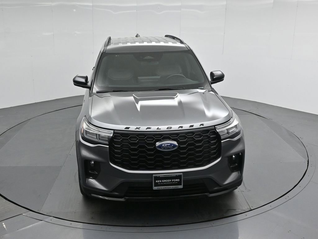 Certified 2025 Ford Explorer ST-Line w/ ST-Line Street Pack image 29