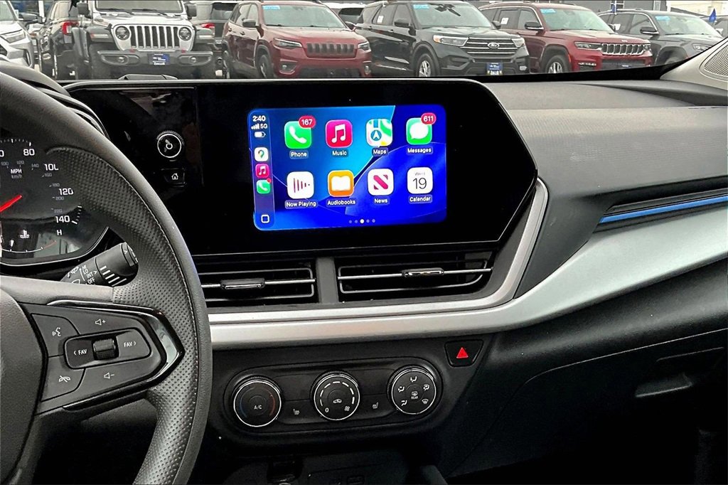 Used 2024 Chevrolet Trax LS w/ LS Convenience Package image 6