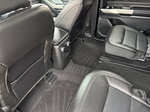 Certified 2023 Ford Explorer Limited w/ Limited Technology Package image 17