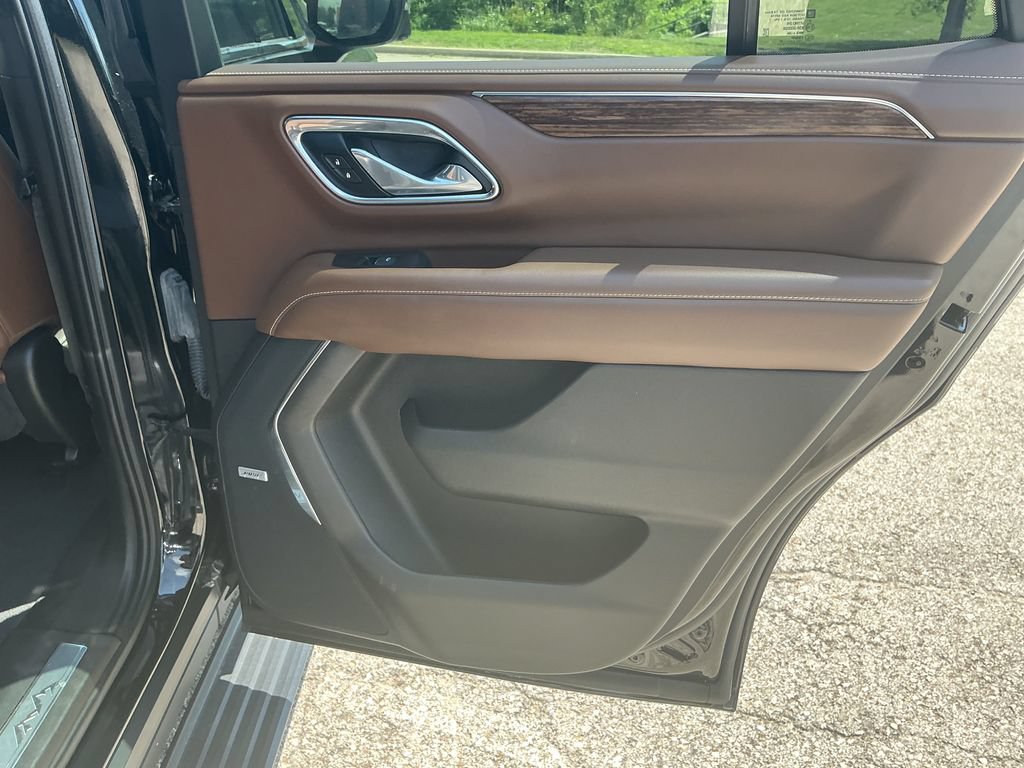 Used 2021 Chevrolet Tahoe High Country RWD image 14