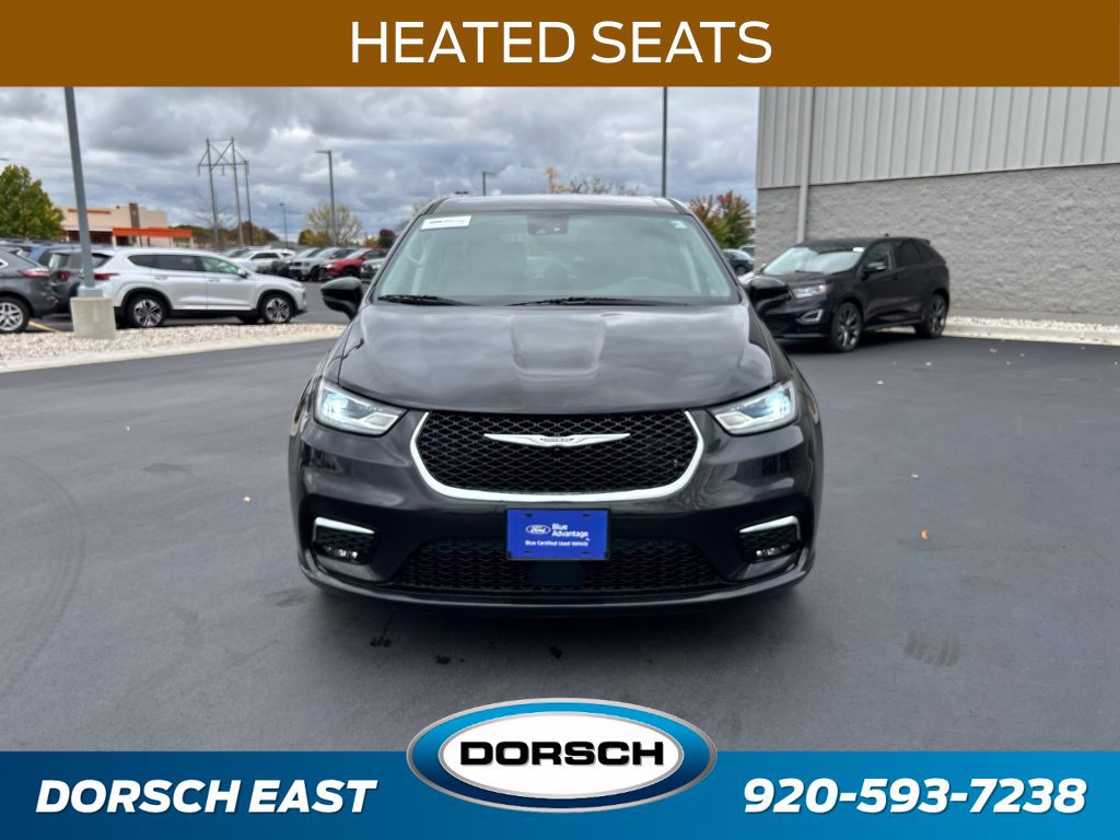Used 2023 Chrysler Pacifica Touring-L FWD image 2
