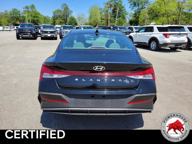 Used 2024 Hyundai Elantra SEL image 4