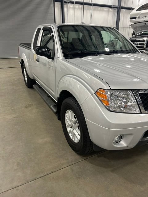 Used 2017 Nissan Frontier SV w/ SV Value Truck Package RWD image 6