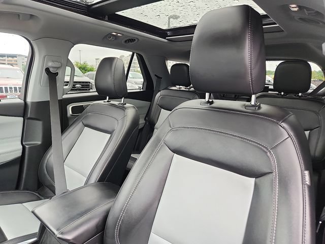 Certified 2022 Ford Explorer XLT w/ Equipment Group 202A AWD/4WD image 22