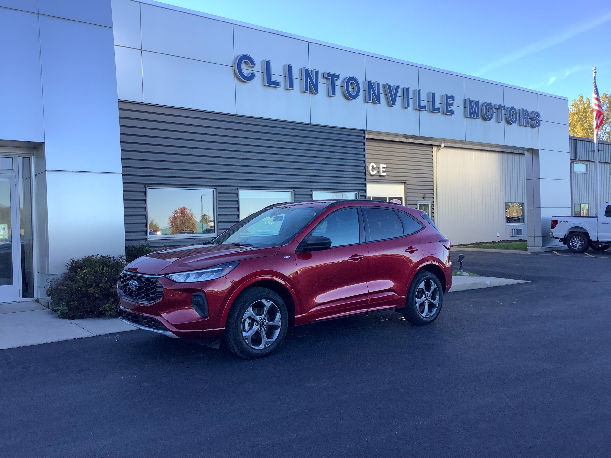 Certified 2024 Ford Escape ST-Line w/ Tech Pack #1 AWD/4WD image 1