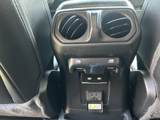 Used 2021 Jeep Wrangler Unlimited Sahara AWD/4WD image 21
