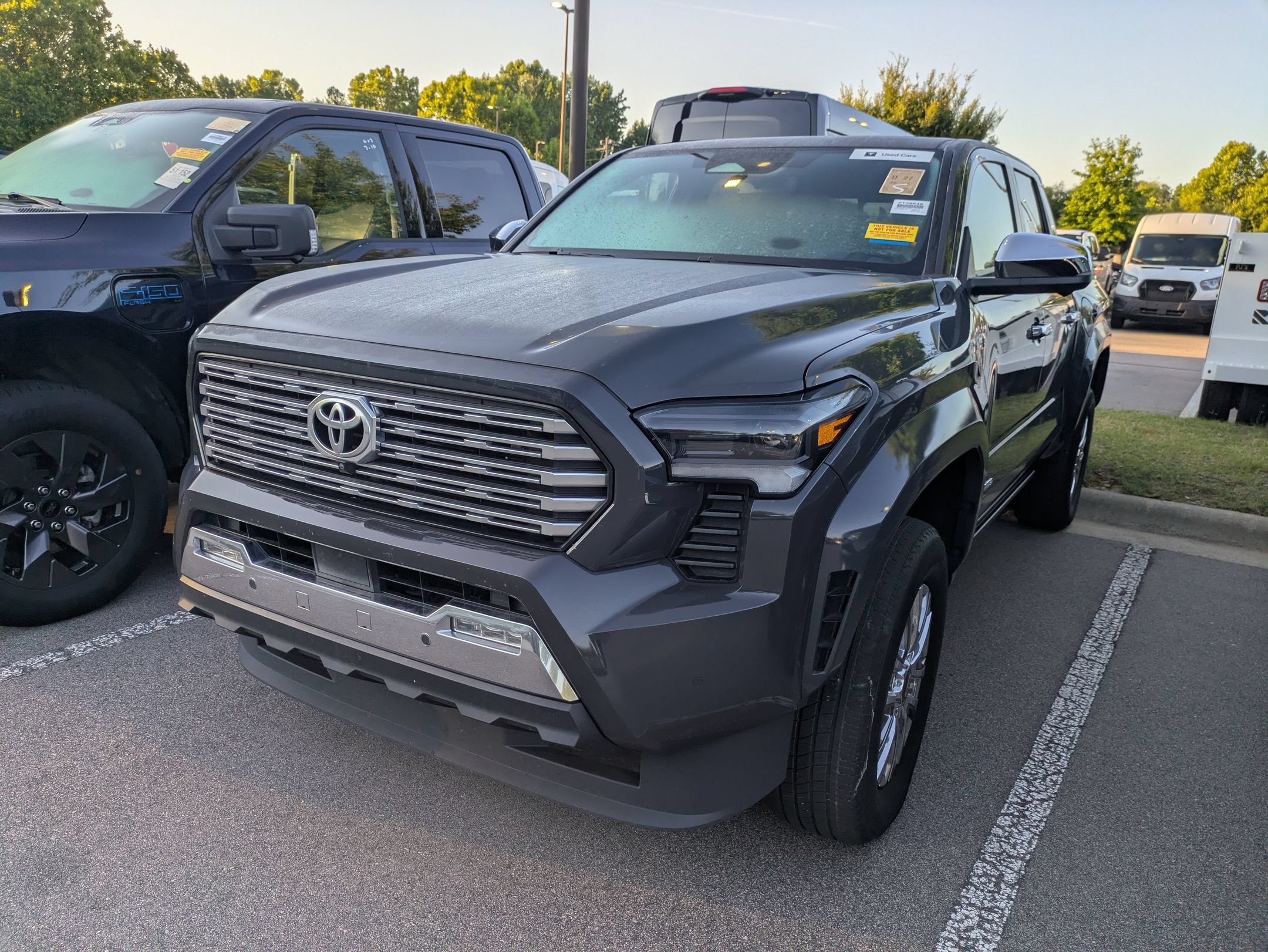 Used 2024 Toyota Tacoma Limited w/ Limited Package (LT) AWD/4WD image 3