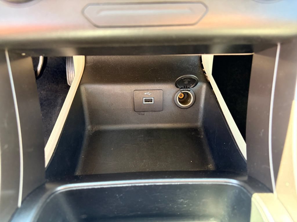 Certified 2017 Ford Fusion SE FWD image 13