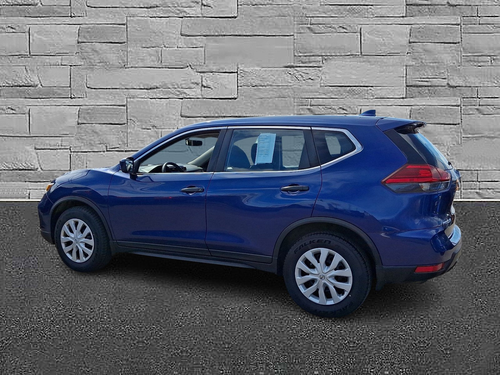 Used 2017 Nissan Rogue S image 7
