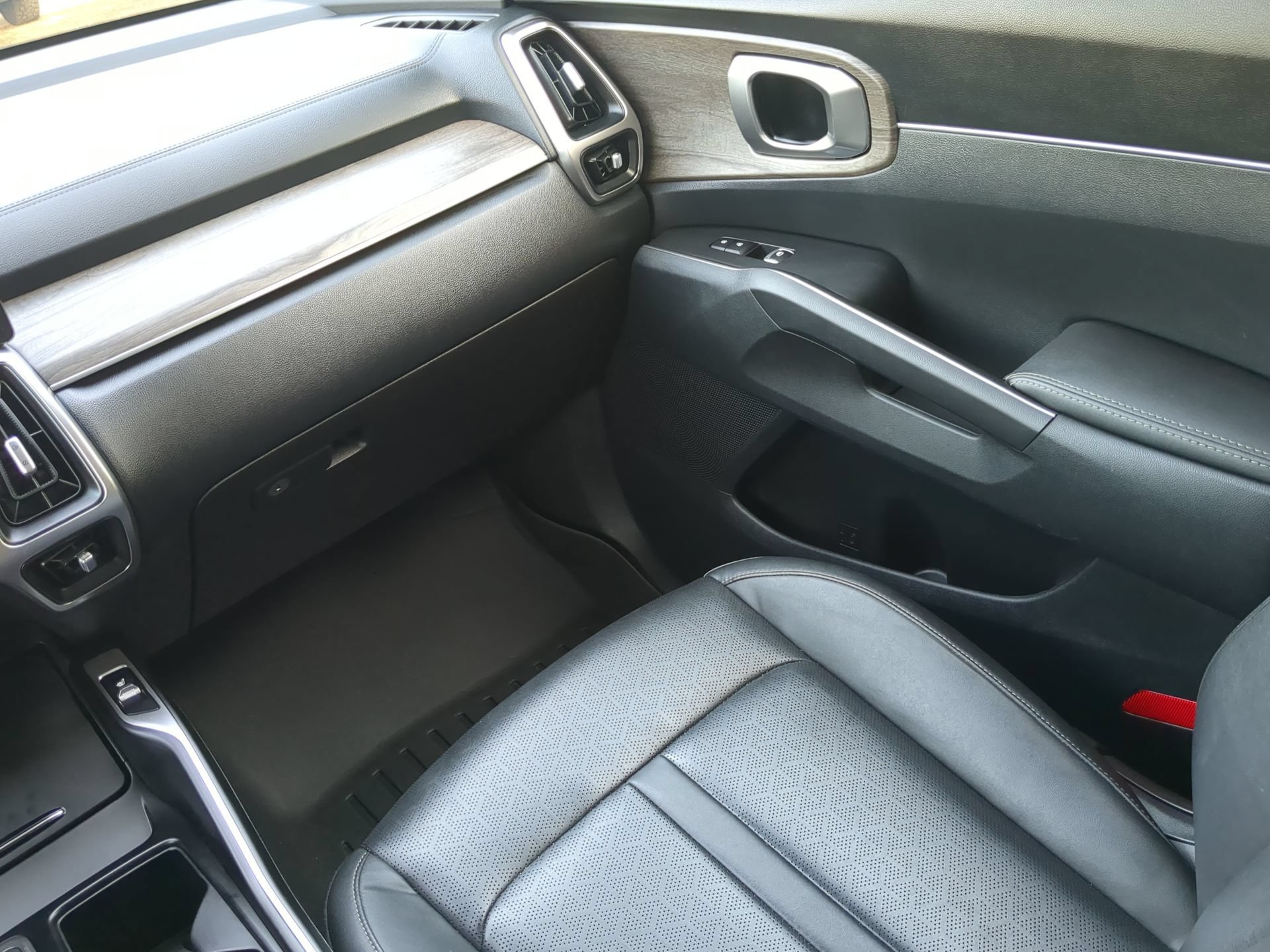 Used 2022 Kia Sorento EX w/ Panoramic Sunroof Package FWD image 52