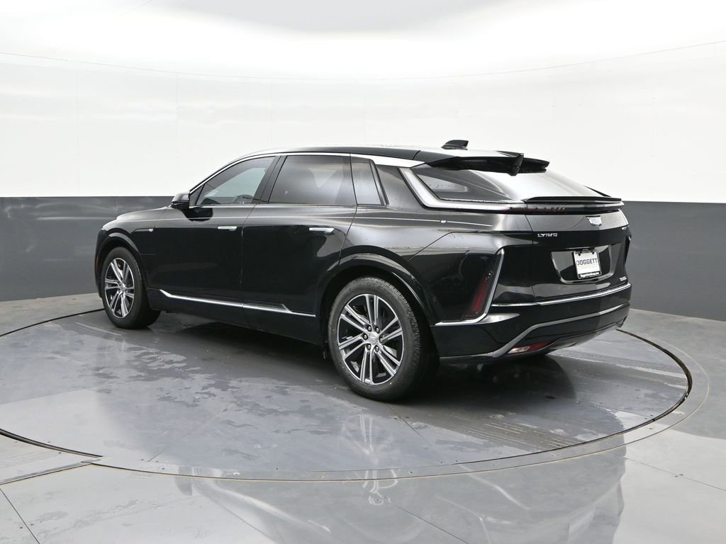 Used 2024 Cadillac Lyriq Luxury w/ LPO, Floor Liner Package RWD image 5
