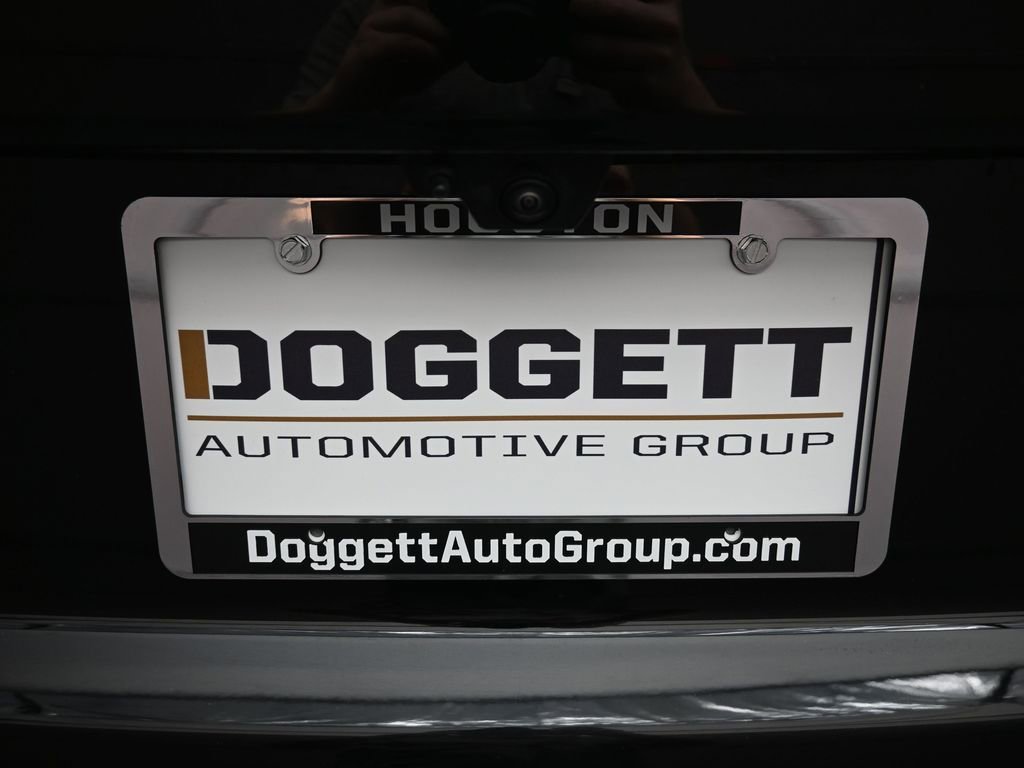 Used 2025 GMC Yukon Denali image 2