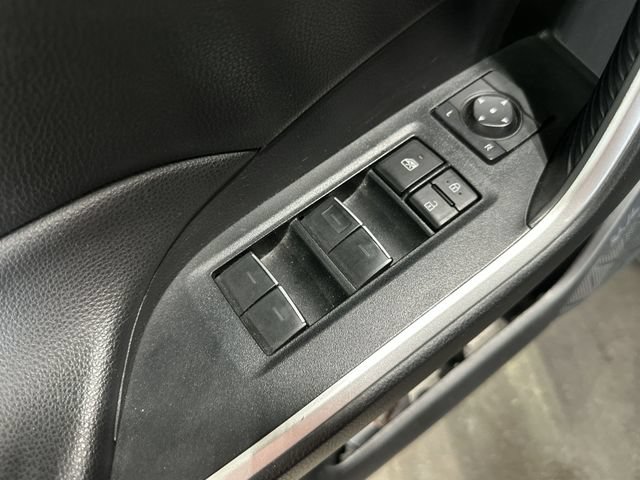 Used 2022 Toyota RAV4 XLE AWD/4WD image 19