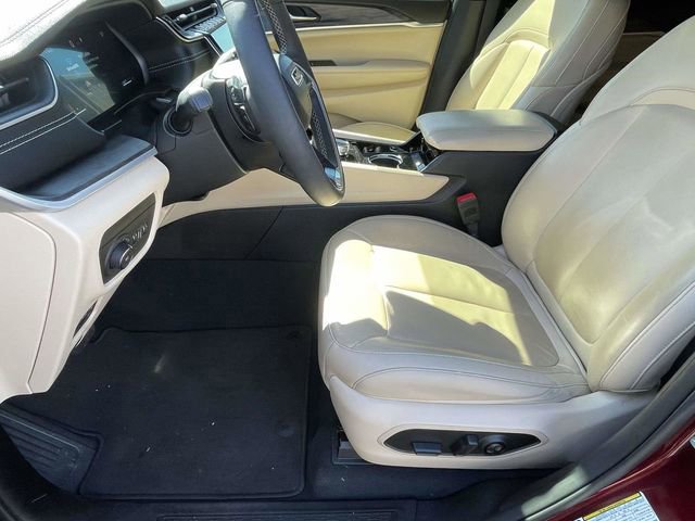 Used 2023 Jeep Grand Cherokee Limited w/ Black Appearance Package image 22