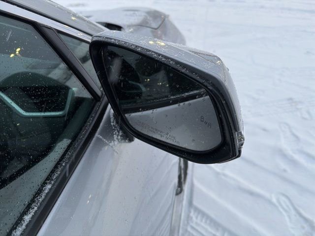 Used 2022 Toyota RAV4 SE image 4