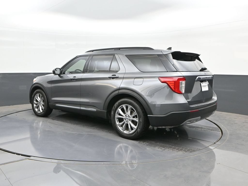 Certified 2021 Ford Explorer XLT w/ Equipment Group 202A RWD image 5