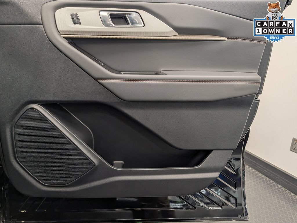 Certified 2025 Ford Explorer Active AWD/4WD image 33