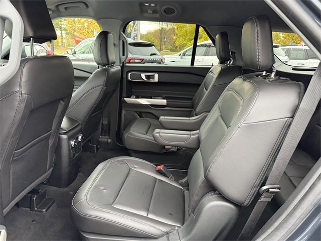 Certified 2022 Ford Explorer XLT w/ Equipment Group 202A image 9