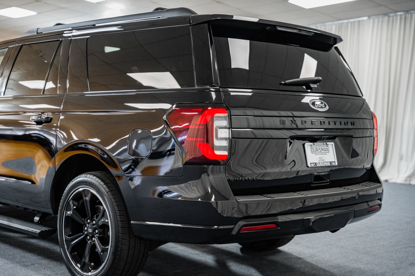 Certified 2024 Ford Expedition Max Limited image 6