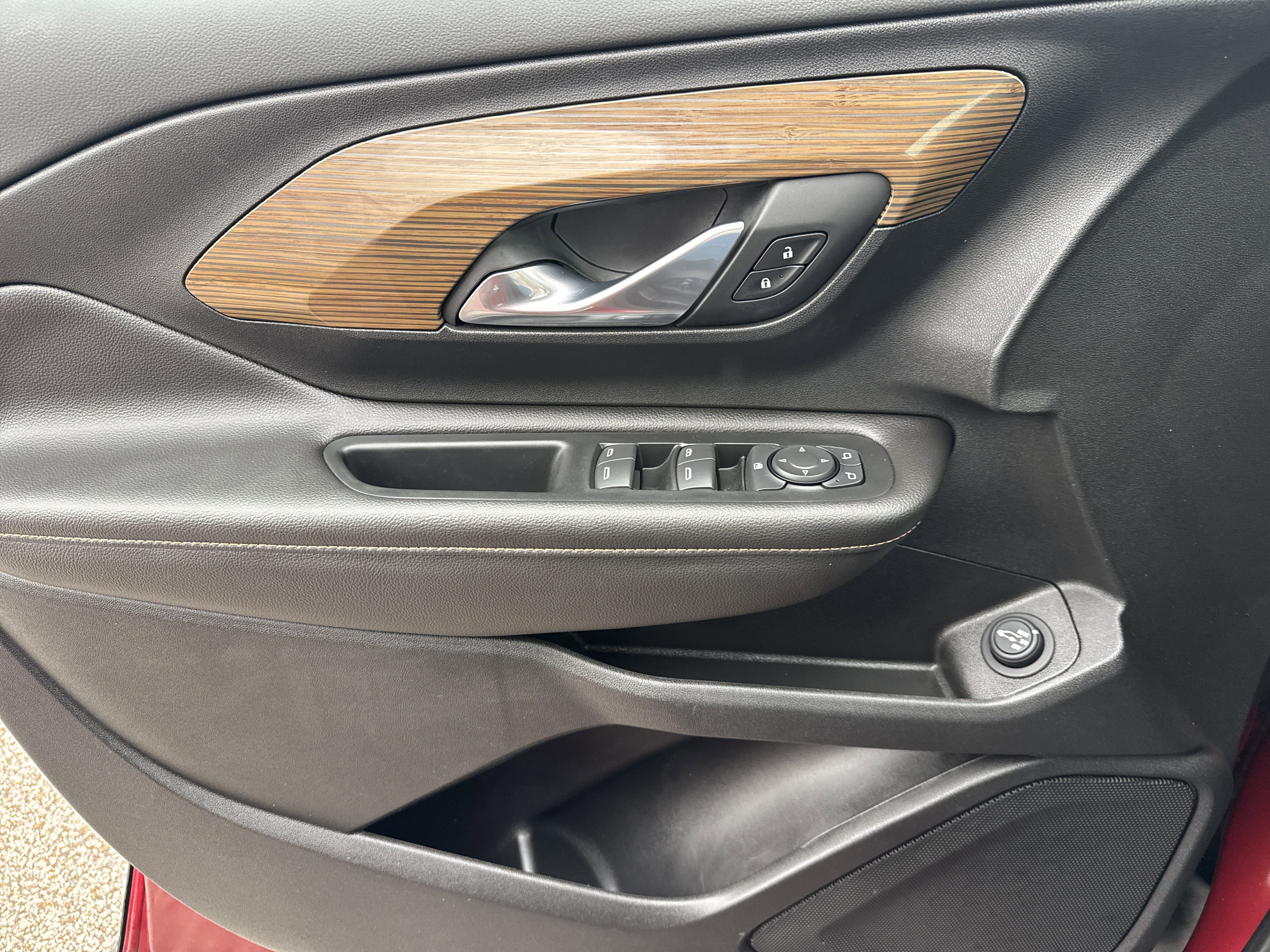 Used 2019 GMC Terrain SLE w/ Driver Convenience Package image 14