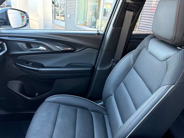 Used 2023 Chevrolet TrailBlazer RS w/ Sun and Liftgate Package AWD/4WD image 28