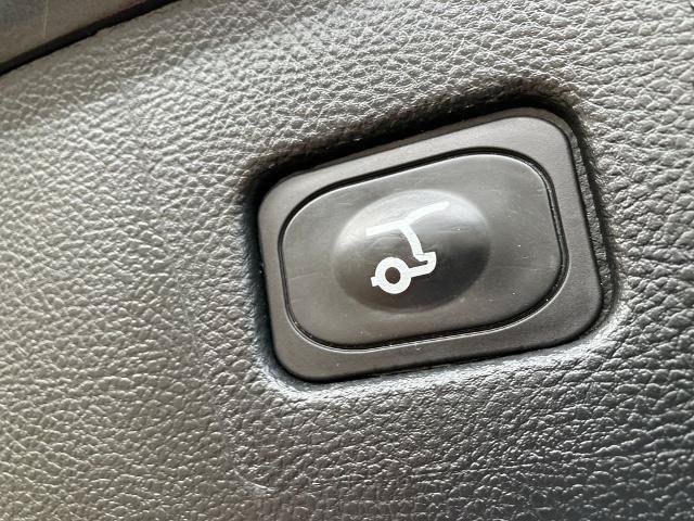 Certified 2024 Ford Edge ST-Line AWD/4WD image 12